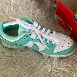 W Nike Dunk Low green glow